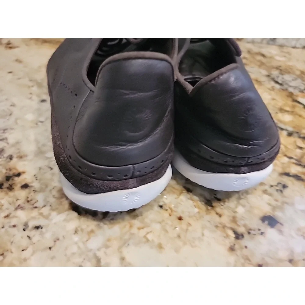 Ugg Men's US 12 Brown Leather Driving Casual Shoes Lace Up loafers.   Read